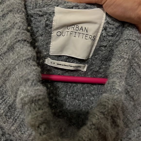 Urban Outfitters Gray Turtleneck Sweater - Picture 3 of 5